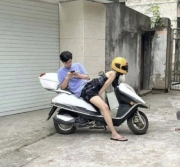 오빠그년 누구야.jpg